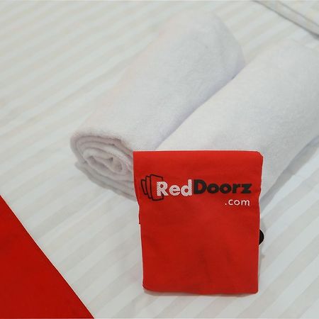 Reddoorz Plus @ Danau Sunter Utara Джакарта Екстериор снимка