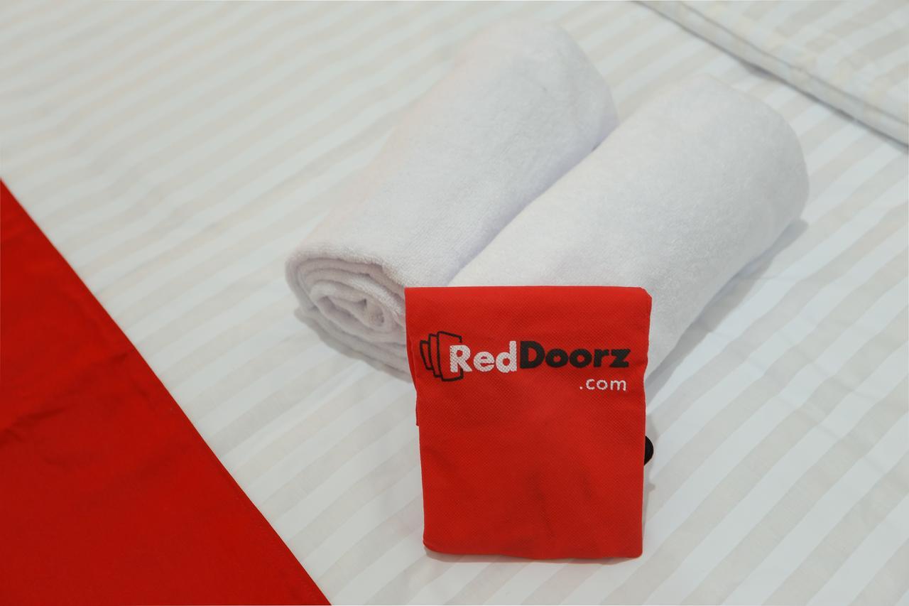 Reddoorz Plus @ Danau Sunter Utara Джакарта Екстериор снимка