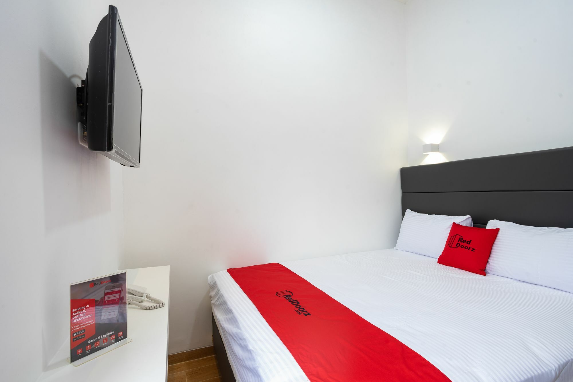 Reddoorz Plus @ Danau Sunter Utara Джакарта Екстериор снимка